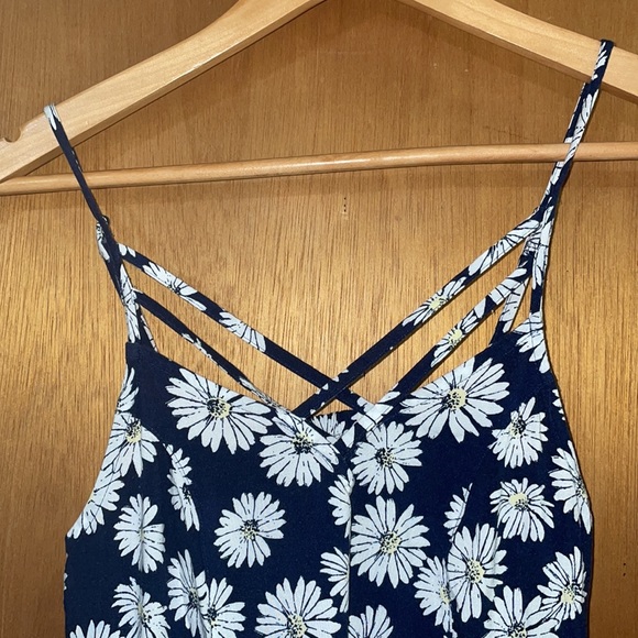 •SO•NAVY/WHITE DIASY, FRONT CHEST CRISSCROSS STRAPS & SMOCKED BACK DETAIL SMALL - Picture 4 of 11